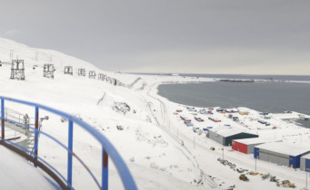 Imagen de vista previa de la cámara web Longyearbyen Spitsbergen - harbor